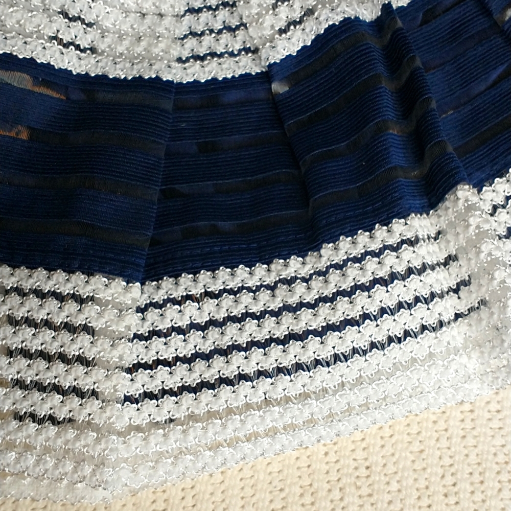 Kids size 7-8 tutu skirt navy blue and white - Picture 3 of 6